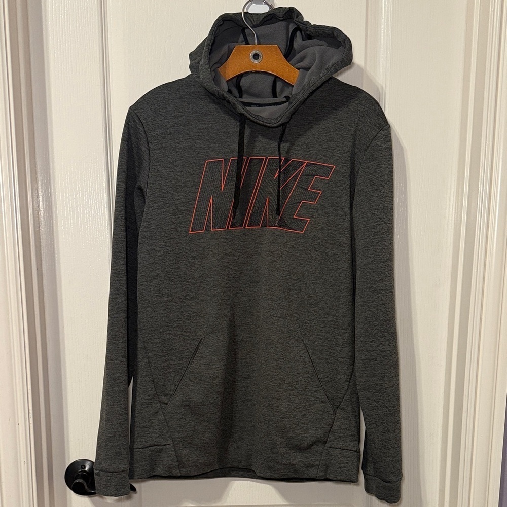 Nike Men's Therma Fleece Embellished Dri-Fit Pullover Hoodie Size Medium NWOT